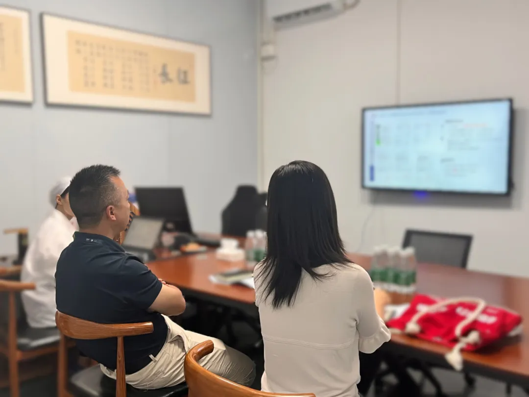 深科技領(lǐng)導(dǎo)蒞臨漢思新材料交流指導(dǎo)：深度交流，共謀新未來(lái)